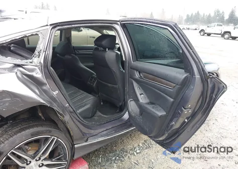 2021 Honda Accord Hybrid Touring z USA, uszkodzony, nr VIN 1HGCV3F95MA010255